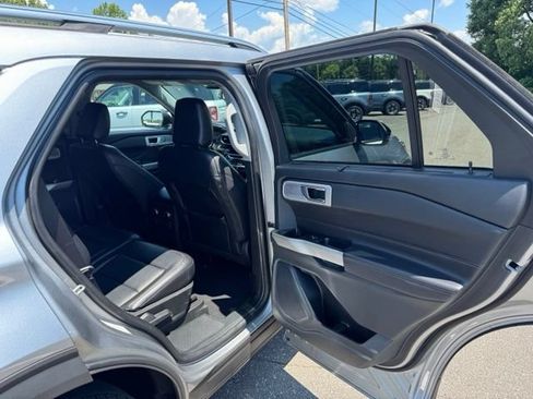 Used 2023 Ford Explorer Limited AWD/4WD image 14