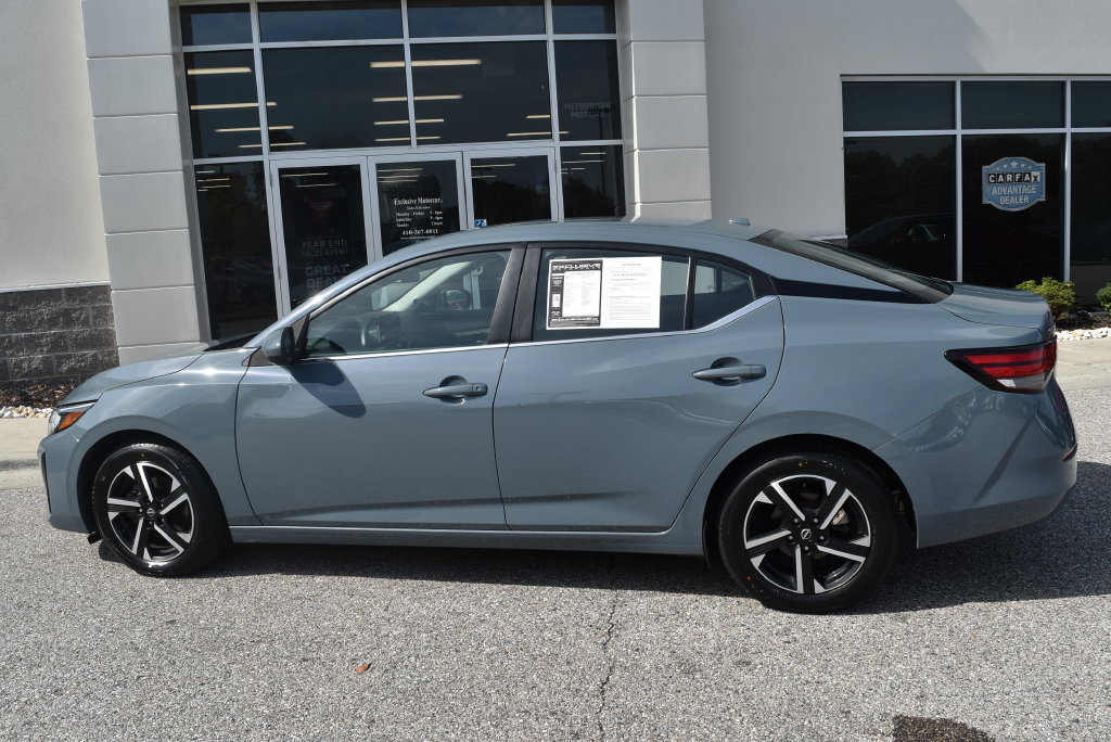 Used 2024 Nissan Sentra SV FWD image 4
