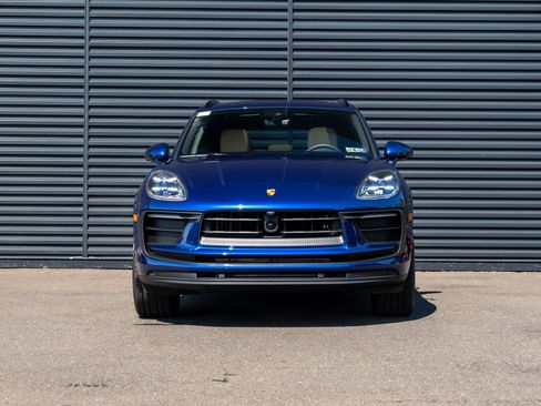 Certified 2026 Porsche Macan image 11