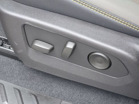 Certified 2024 Chevrolet Colorado ZR2 w/ ZR2 Convenience Package III AWD/4WD image 28