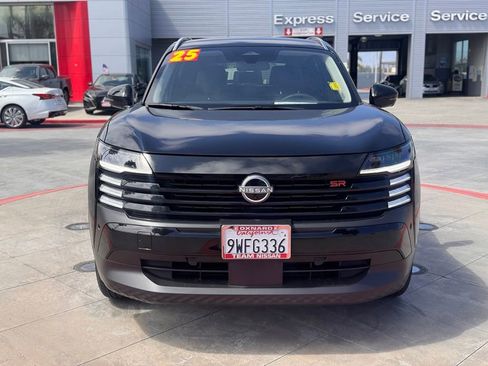 Certified 2025 Nissan Kicks SR FWD image 3