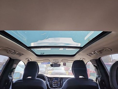 Used 2025 Volvo XC60 B5 Plus w/ Protection Package Premier image 3