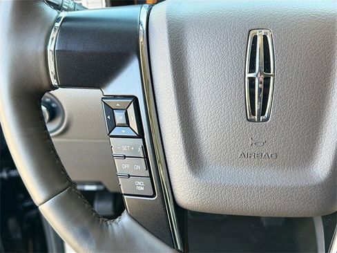 Used 2016 Lincoln Navigator Select image 35