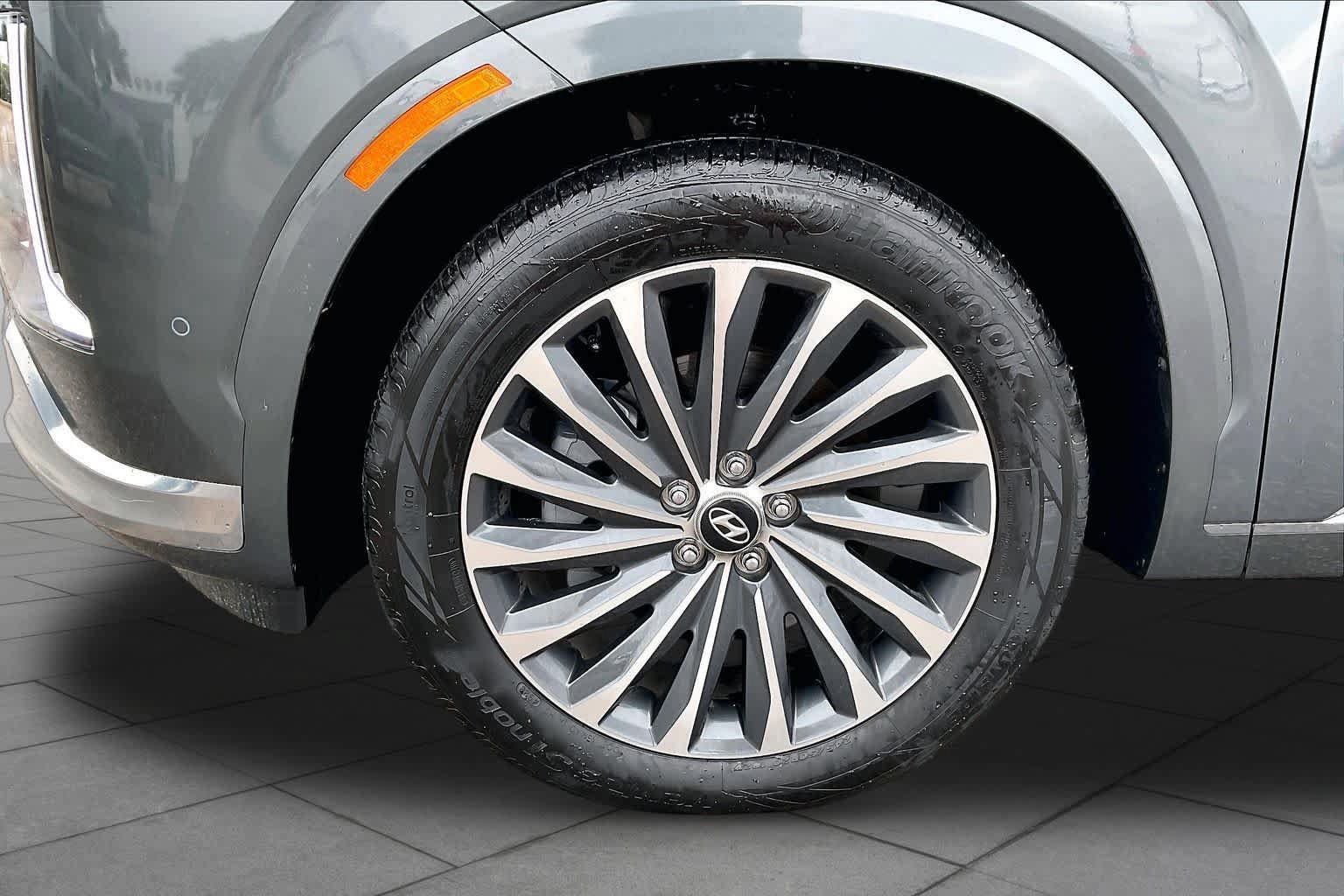 Used 2024 Hyundai Palisade Calligraphy FWD image 10