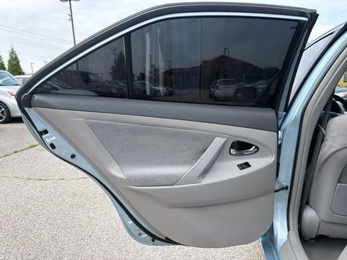 Used 2009 Toyota Camry LE FWD image 19