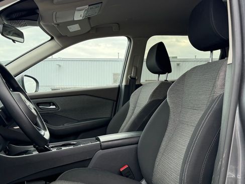 Used 2023 Nissan Rogue SV image 12