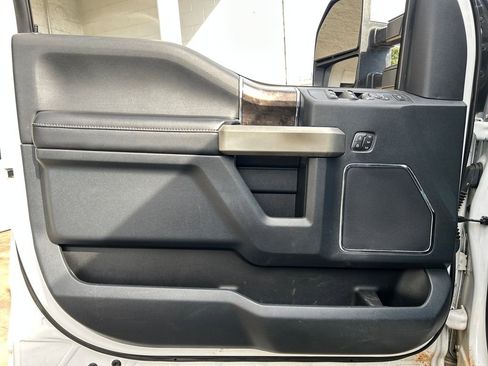 Used 2022 Ford F350 Lariat w/ Lariat Ultimate Package image 7