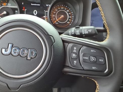 Used 2024 Jeep Wrangler Unlimited Sport AWD/4WD image 9