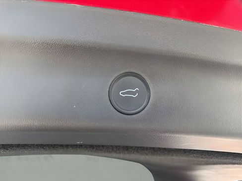 Used 2022 Tesla Model Y Performance image 31