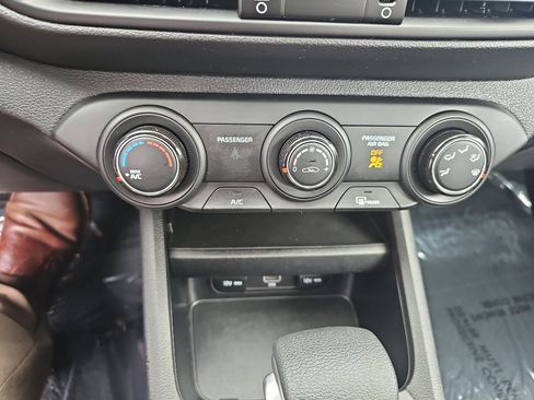 Used 2023 Kia Forte LXS image 15