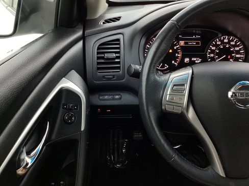 Used 2015 Nissan Altima 2.5 SV FWD image 31