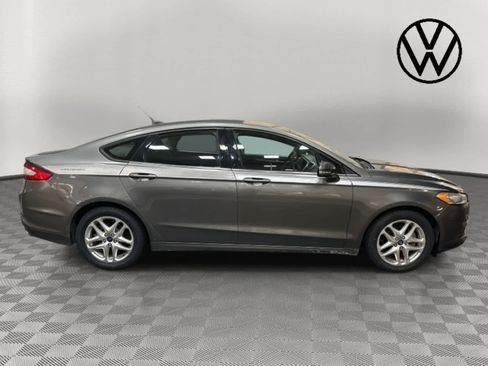 Used 2013 Ford Fusion SE image 2