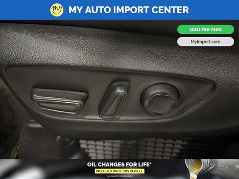 Used 2025 Toyota Sienna XSE image 12