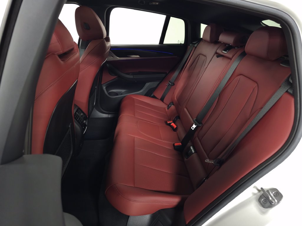 Used 2024 BMW X4 xDrive30i w/ M Sport Package AWD/4WD image 34