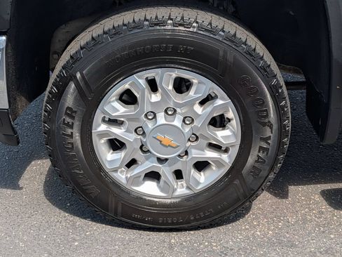 Used 2024 Chevrolet Silverado 2500 LTZ w/ LTZ Convenience Package AWD/4WD image 13