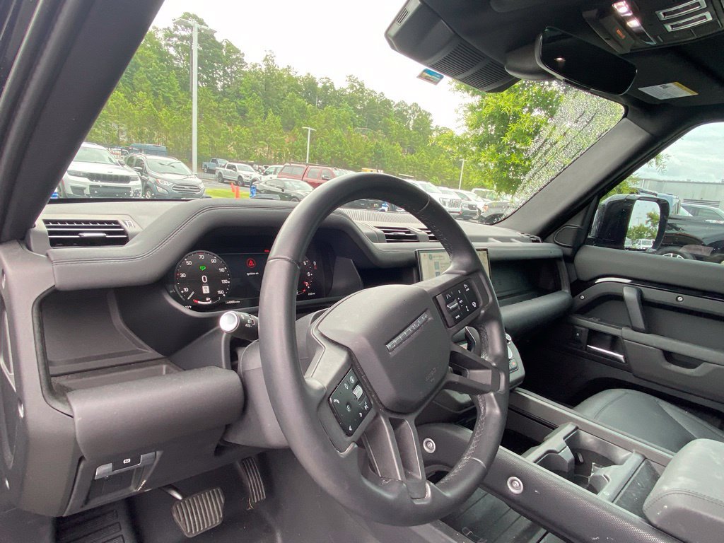 Used 2025 Land Rover Defender 130 Outbound AWD/4WD image 9