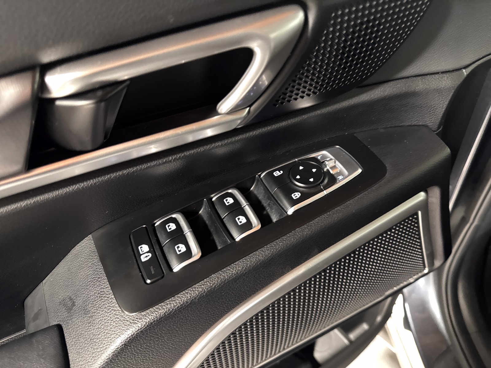 Used 2023 Kia Telluride S AWD/4WD image 12