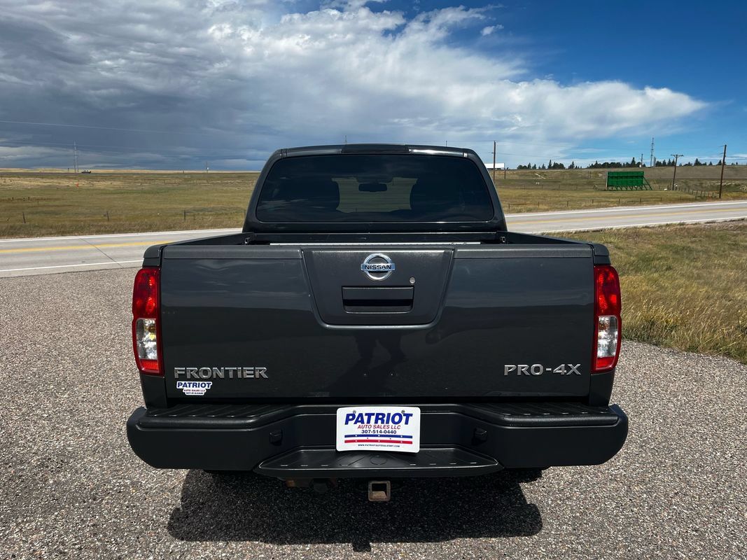 Used 2012 Nissan Frontier PRO-4X AWD/4WD image 4
