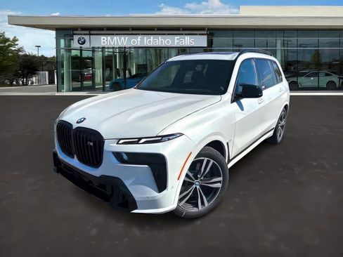 Used 2026 BMW X7 M60i AWD/4WD image 3