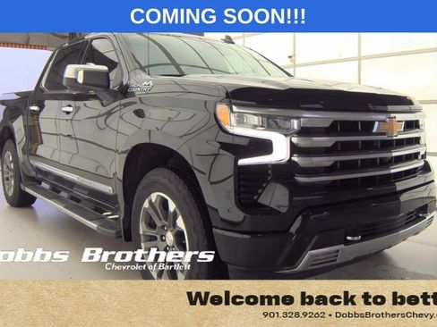 Used 2024 Chevrolet Silverado 1500 High Country w/ Technology Package image 4