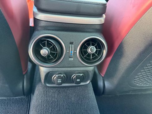 Used 2019 Kia Stinger GT2 AWD/4WD image 37
