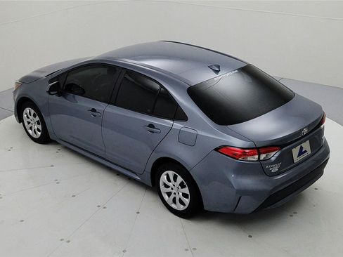 Used 2022 Toyota Corolla LE FWD image 17