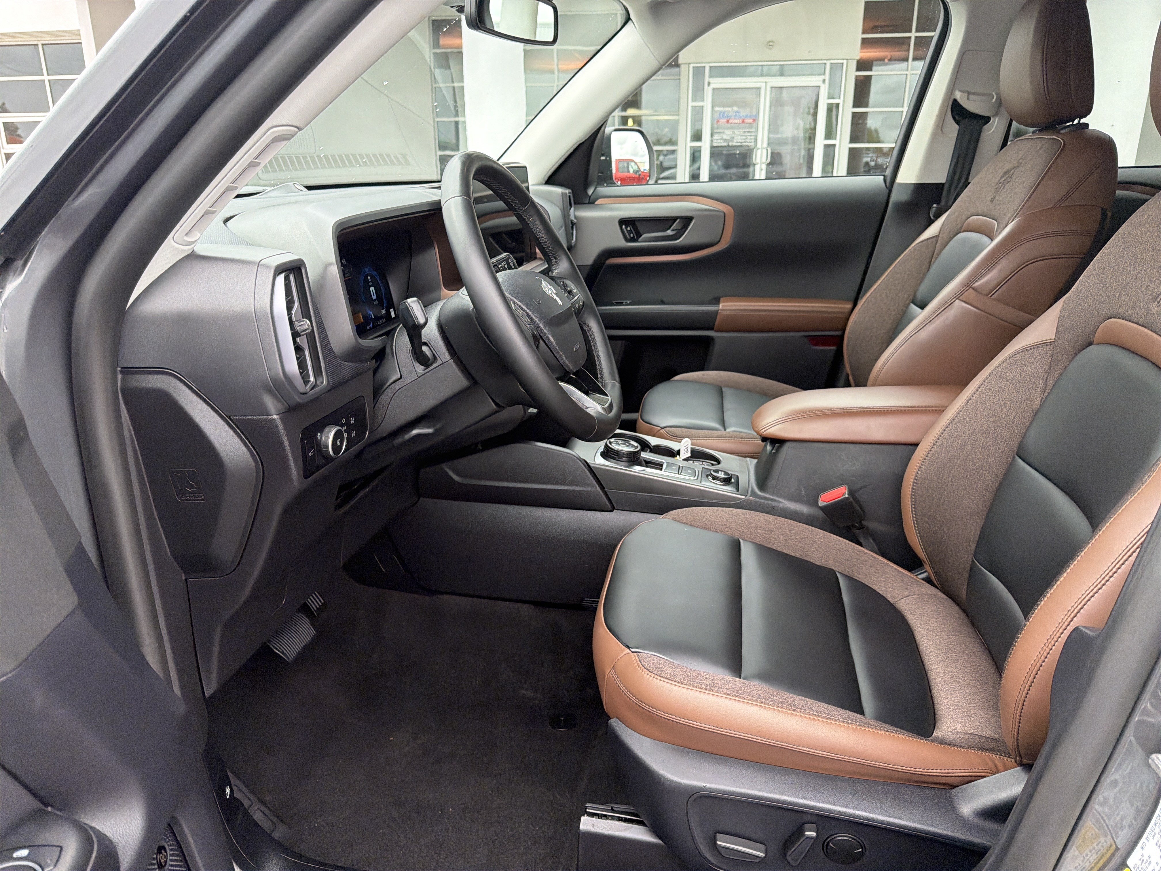 Certified 2025 Ford Bronco Sport Outer Banks w/ Outer Banks Tech Package+ AWD/4WD image 21