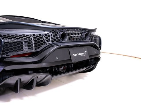 Used 2025 McLaren Artura RWD image 12