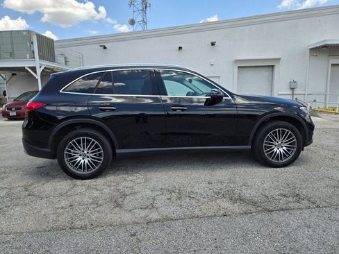 Used 2023 Mercedes-Benz GLC 300 4MATIC image 3