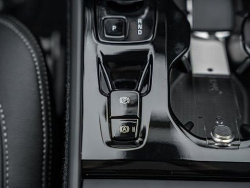 New 2026 Volvo XC40 B5 Plus w/ Protection Package Premier image 27