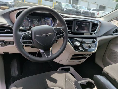Used 2024 Chrysler Voyager LX FWD image 12