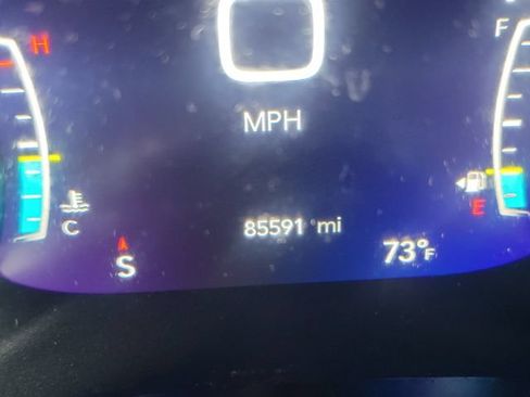 Used 2017 Chrysler Pacifica Limited w/ UConnect Theater Package FWD image 14