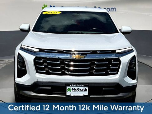 Used 2025 Chevrolet Equinox LT AWD/4WD image 2
