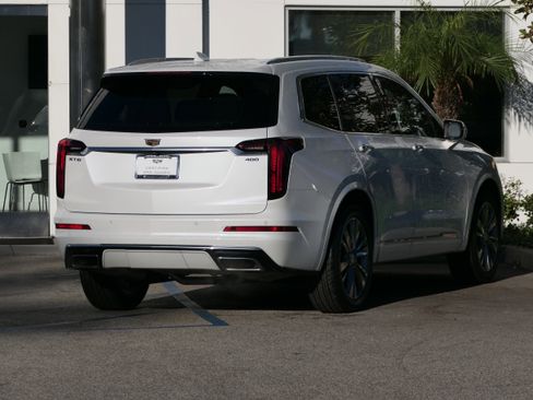 Used 2022 Cadillac XT6 Premium Luxury image 6