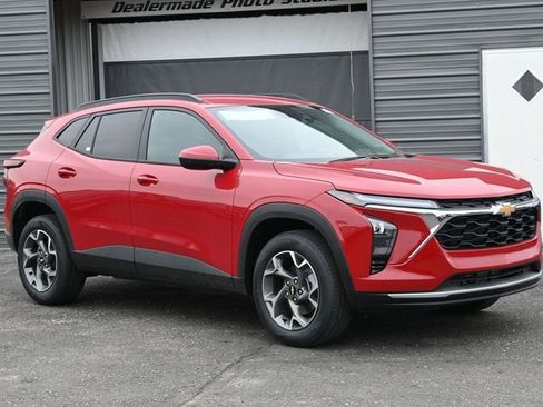 New 2026 Chevrolet Trax LT w/ Driver Confidence Package image 2