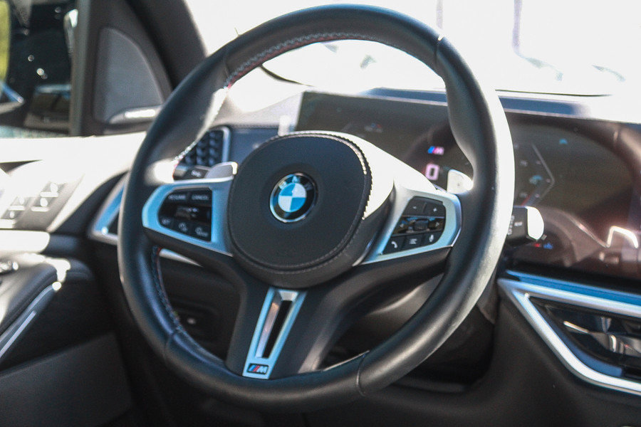 Used 2025 BMW X5 M60i AWD/4WD image 15