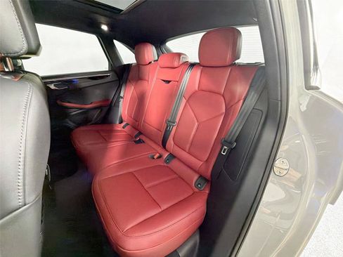 Certified 2026 Porsche Macan AWD/4WD image 26