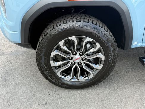 New 2026 GMC Canyon Denali AWD/4WD image 9