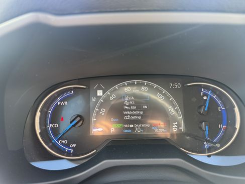 Used 2025 Toyota RAV4 LE AWD/4WD image 30