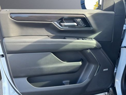 New 2026 GMC Yukon Elevation image 13