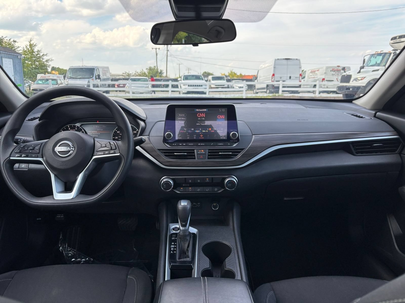 Used 2025 Nissan Altima 2.5 SV FWD image 32