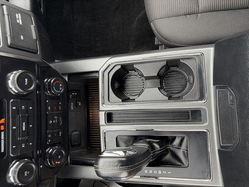 Used 2015 Ford F150 XLT w/ Equipment Group 302A Luxury AWD/4WD image 29