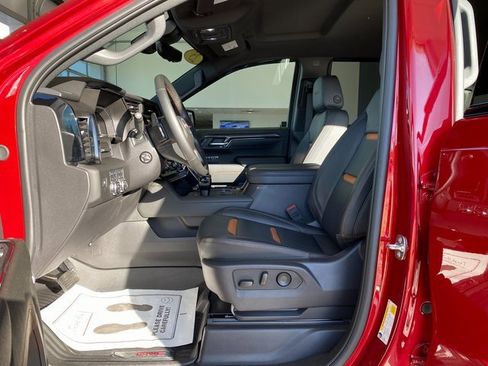 Used 2025 GMC Sierra 1500 AT4 w/ AT4 Premium Package image 13