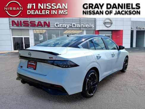 New 2026 Nissan Sentra SR w/ Floor Mat Package FWD image 7