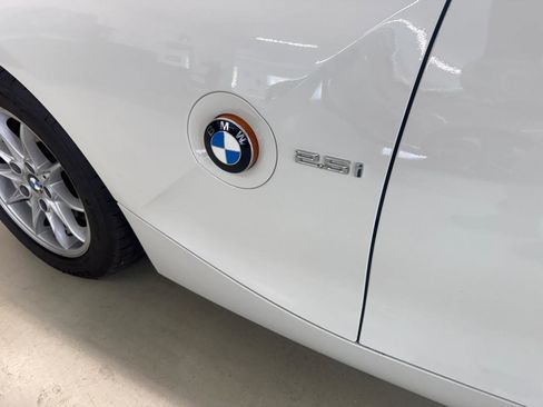 Used 2004 BMW Z4 2.5i image 21