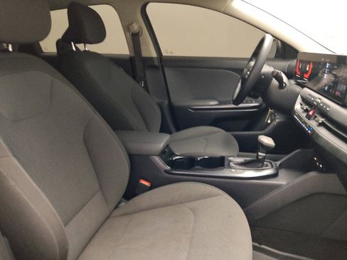 Used 2025 Kia K4 FWD image 21