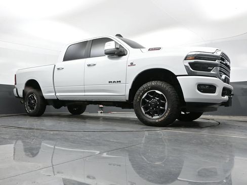 Used 2026 RAM 2500 Laramie AWD/4WD image 37