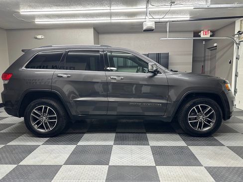 Used 2018 Jeep Grand Cherokee Limited image 8
