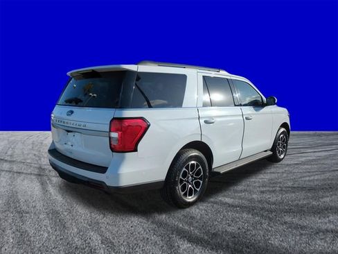 Certified 2022 Ford Expedition XLT RWD image 4