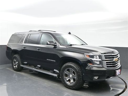 Used 2016 Chevrolet Suburban LT image 8